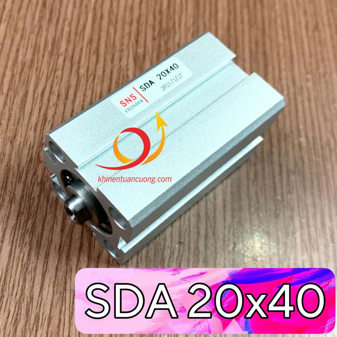 SDA20x40 là chiếc xylanh khí nén tác động kép thuộc dòng compact. SDA20x40 có ren trong, không vòng từ đường kính pít tông 20mm và hành trình 40mm