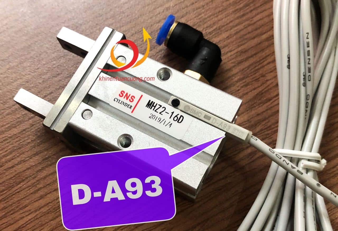 D-A93 là chiếc sensor cảm biết được thiết kế dạng thân tròn để phù hợp với xylanh MHZ2-16D. Và bản thân bên trong chiếc xylanh này cũng lắp sẵn vòng từ để kết hợp với cảm biến