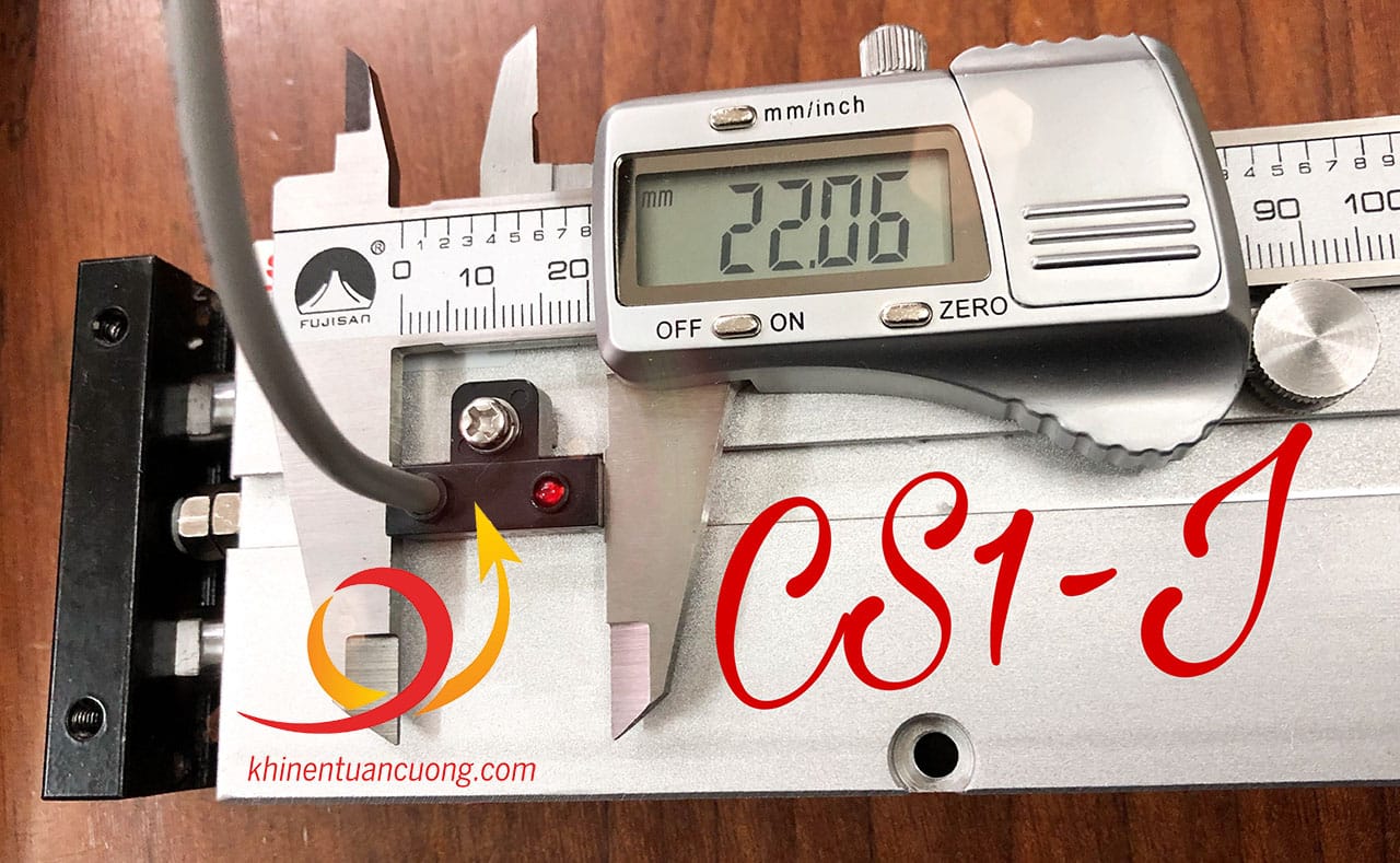 Thước kẹp đo thực tế kích thước Sensor cảm biến CS1-J cho SDA hoặc TN